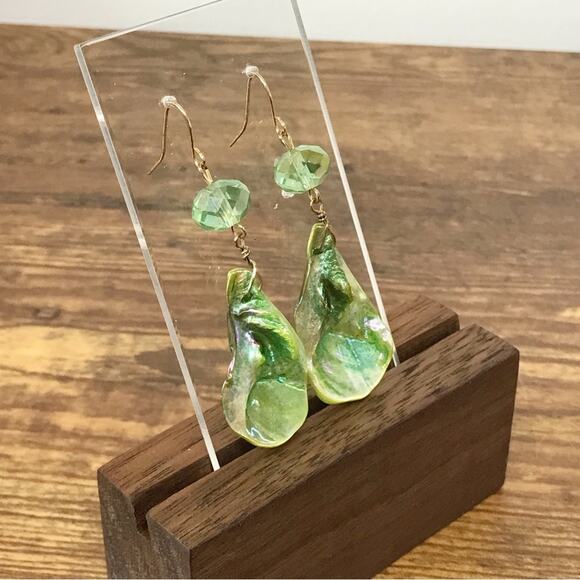 Mother Of Pearl Shell AB Crystal Glass Faceted Bead Gold Tone Drop Earring Green - Picture 7 of 15